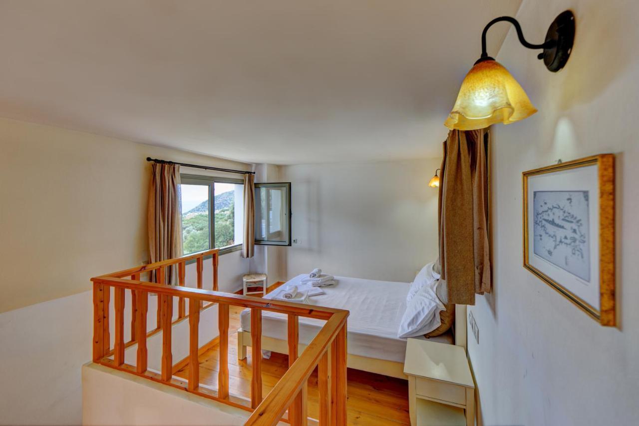 Mourtzanakis Residence - Traditional Eco Hotel In Akhládha Bagian luar foto