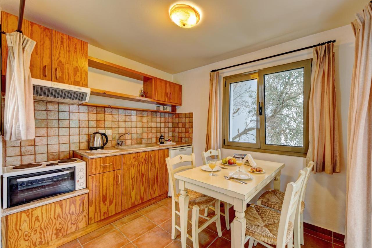 Mourtzanakis Residence - Traditional Eco Hotel In Akhládha Bagian luar foto